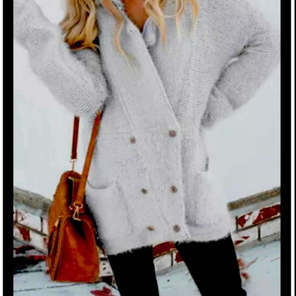 🎊‼️CLEARANCE PRICE FIRM‼️HPx2⭐🎊🤍Gray Fuzzy  Cardigan🤍